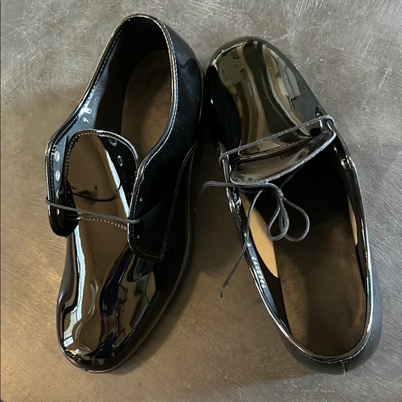 After Six Black Oxfords Sleek Patent Leather - Picture 10 of 11
